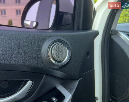 Білий Cанг Йонг Korando, об'ємом двигуна 2.2 л та пробігом 115 тис. км за 11900 $, фото 26 на Automoto.ua