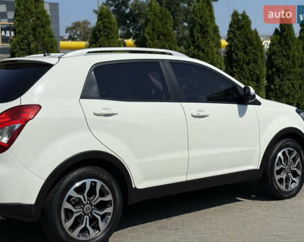 Білий Cанг Йонг Korando, об'ємом двигуна 2.2 л та пробігом 115 тис. км за 11900 $, фото 4 на Automoto.ua