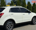 Білий Cанг Йонг Korando, об'ємом двигуна 2.2 л та пробігом 115 тис. км за 11900 $, фото 4 на Automoto.ua