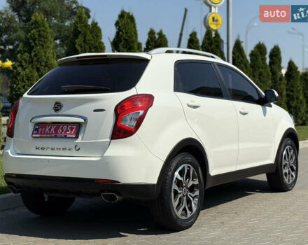 Білий Cанг Йонг Korando, об'ємом двигуна 2.2 л та пробігом 115 тис. км за 11900 $, фото 6 на Automoto.ua