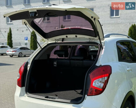 Білий Cанг Йонг Korando, об'ємом двигуна 2.2 л та пробігом 115 тис. км за 11900 $, фото 57 на Automoto.ua