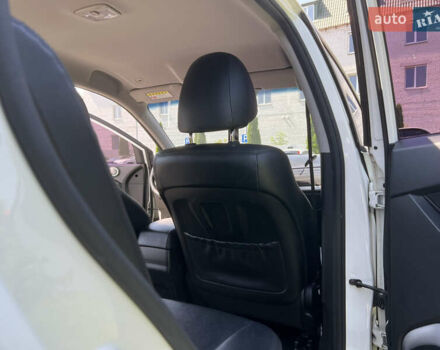 Білий Cанг Йонг Korando, об'ємом двигуна 2.2 л та пробігом 115 тис. км за 11900 $, фото 45 на Automoto.ua