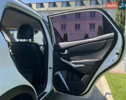 Білий Cанг Йонг Korando, об'ємом двигуна 2.2 л та пробігом 115 тис. км за 11900 $, фото 44 на Automoto.ua
