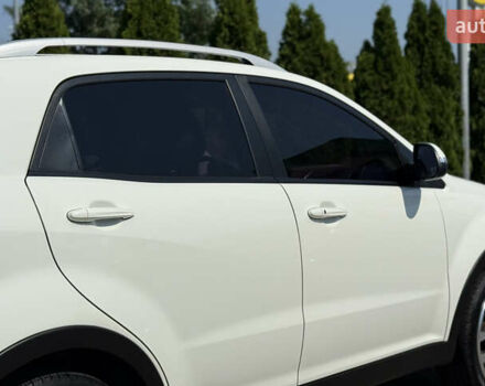 Білий Cанг Йонг Korando, об'ємом двигуна 2.2 л та пробігом 115 тис. км за 11900 $, фото 8 на Automoto.ua