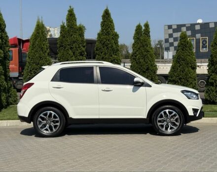 Білий Cанг Йонг Korando, об'ємом двигуна 2.2 л та пробігом 115 тис. км за 11900 $, фото 7 на Automoto.ua