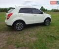 Белый Cанг Йонг Корандо, объемом двигателя 2.2 л и пробегом 112 тыс. км за 12000 $, фото 2 на Automoto.ua