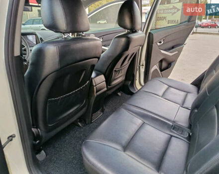 Білий Cанг Йонг Korando, об'ємом двигуна 2.2 л та пробігом 162 тис. км за 14400 $, фото 23 на Automoto.ua