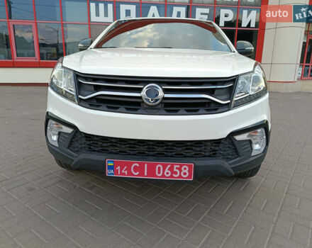 Білий Cанг Йонг Korando, об'ємом двигуна 2.2 л та пробігом 162 тис. км за 14400 $, фото 13 на Automoto.ua