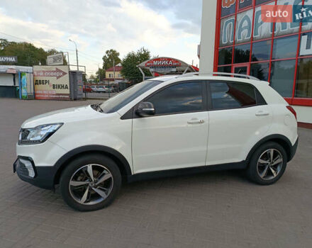 Білий Cанг Йонг Korando, об'ємом двигуна 2.2 л та пробігом 162 тис. км за 14400 $, фото 9 на Automoto.ua