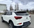 Білий Cанг Йонг Korando, об'ємом двигуна 1.5 л та пробігом 75 тис. км за 21500 $, фото 3 на Automoto.ua