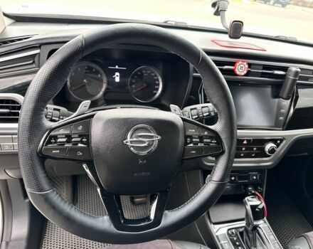 Білий Cанг Йонг Korando, об'ємом двигуна 1.5 л та пробігом 75 тис. км за 21500 $, фото 11 на Automoto.ua