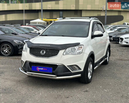 Білий Cанг Йонг Korando, об'ємом двигуна 2 л та пробігом 229 тис. км за 8400 $, фото 1 на Automoto.ua