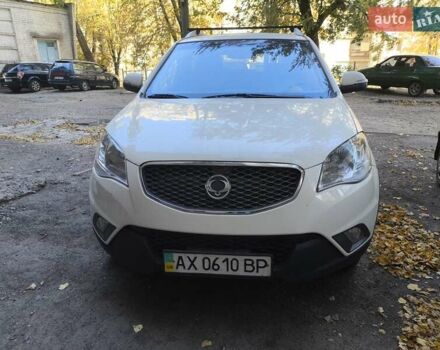 Білий Cанг Йонг Korando, об'ємом двигуна 2 л та пробігом 197 тис. км за 7600 $, фото 1 на Automoto.ua