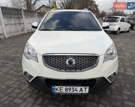 Белый Cанг Йонг Корандо, объемом двигателя 2 л и пробегом 219 тыс. км за 7800 $, фото 1 на Automoto.ua