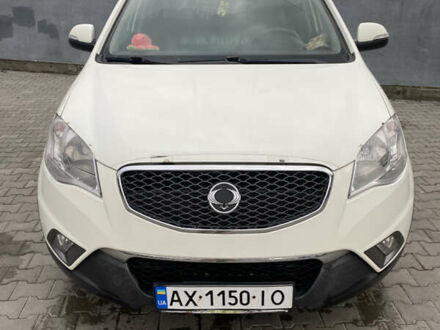 Белый Cанг Йонг Корандо, объемом двигателя 2 л и пробегом 240 тыс. км за 8000 $, фото 1 на Automoto.ua