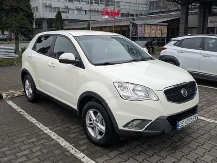 Белый Cанг Йонг Корандо, объемом двигателя 2 л и пробегом 192 тыс. км за 5900 $, фото 1 на Automoto.ua