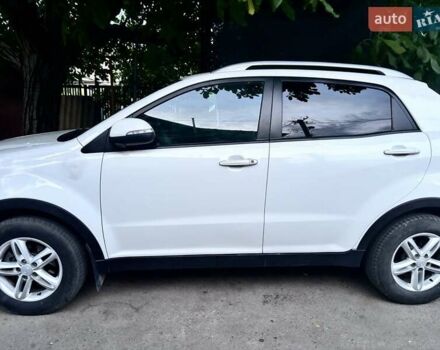 Білий Cанг Йонг Korando, об'ємом двигуна 2 л та пробігом 130 тис. км за 7800 $, фото 1 на Automoto.ua