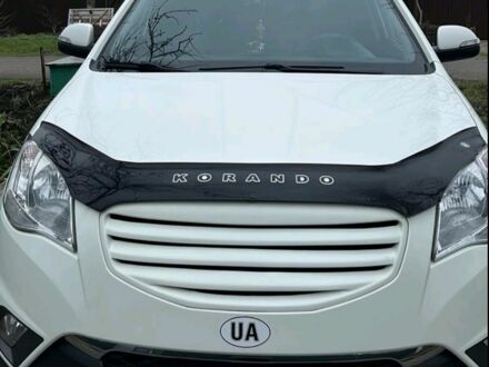 Білий Cанг Йонг Korando, об'ємом двигуна 2 л та пробігом 218 тис. км за 9000 $, фото 1 на Automoto.ua
