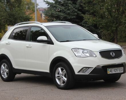 Белый Cанг Йонг Корандо, объемом двигателя 2 л и пробегом 62 тыс. км за 11300 $, фото 1 на Automoto.ua