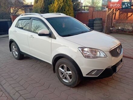 Білий Cанг Йонг Korando, об'ємом двигуна 2 л та пробігом 197 тис. км за 8600 $, фото 1 на Automoto.ua