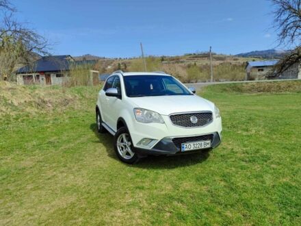 Білий Cанг Йонг Korando, об'ємом двигуна 2 л та пробігом 196 тис. км за 7318 $, фото 1 на Automoto.ua
