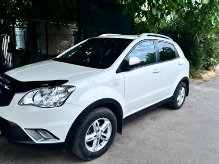 Білий Cанг Йонг Korando, об'ємом двигуна 2 л та пробігом 134 тис. км за 8000 $, фото 1 на Automoto.ua
