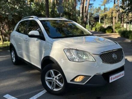 Білий Cанг Йонг Korando, об'ємом двигуна 2 л та пробігом 111 тис. км за 9300 $, фото 1 на Automoto.ua