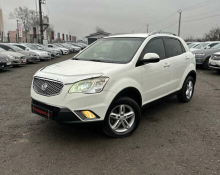 Белый Cанг Йонг Корандо, объемом двигателя 2 л и пробегом 111 тыс. км за 8800 $, фото 1 на Automoto.ua