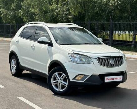 Білий Cанг Йонг Korando, об'ємом двигуна 2 л та пробігом 111 тис. км за 9300 $, фото 1 на Automoto.ua
