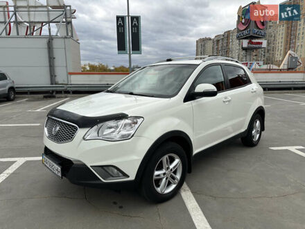 Cанг Йонг Korando 2012 у Києві на Automoto.ua Білий Cанг Йонг Korando, об'ємом двигуна 2 л та пробігом 113 тис. км за 9200 $, фото 1 на Automoto.ua