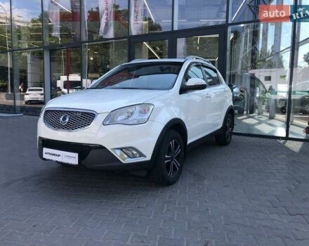 Білий Cанг Йонг Korando, об'ємом двигуна 2 л та пробігом 297 тис. км за 7899 $, фото 1 на Automoto.ua