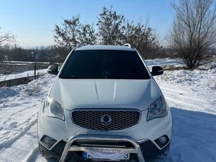 Cанг Йонг Корандо 2013 в Днепре (Днепропетровске) на Automoto.ua Белый Cанг Йонг Корандо, объемом двигателя 2 л и пробегом 204 тыс. км за 9750 $, фото 1 на Automoto.ua