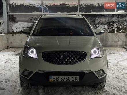 Білий Cанг Йонг Korando, об'ємом двигуна 2 л та пробігом 154 тис. км за 10500 $, фото 1 на Automoto.ua