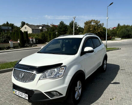 Білий Cанг Йонг Korando, об'ємом двигуна 2 л та пробігом 155 тис. км за 10800 $, фото 1 на Automoto.ua