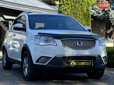Білий Cанг Йонг Korando, об'ємом двигуна 2 л та пробігом 155 тис. км за 10500 $, фото 1 на Automoto.ua
