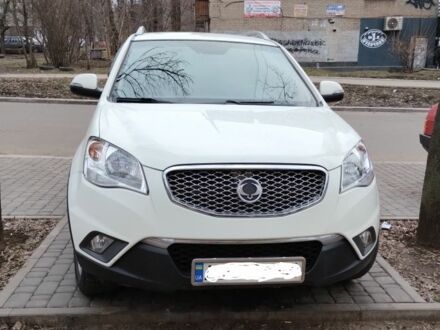 Білий Cанг Йонг Korando, об'ємом двигуна 2 л та пробігом 130 тис. км за 11000 $, фото 1 на Automoto.ua