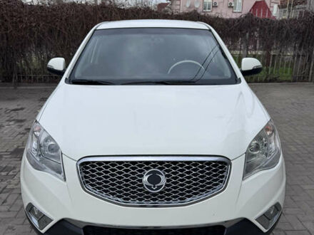 Білий Cанг Йонг Korando, об'ємом двигуна 2 л та пробігом 205 тис. км за 8000 $, фото 1 на Automoto.ua