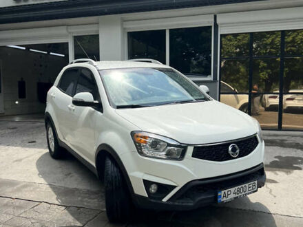 Cанг Йонг Korando 2014 у Запоріжжя на Automoto.ua Білий Cанг Йонг Korando, об'ємом двигуна 2 л та пробігом 209 тис. км за 8900 $, фото 1 на Automoto.ua