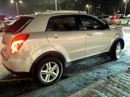 Белый Cанг Йонг Корандо, объемом двигателя 2 л и пробегом 98 тыс. км за 10500 $, фото 1 на Automoto.ua