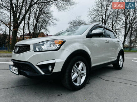 Белый Cанг Йонг Корандо, объемом двигателя 2 л и пробегом 83 тыс. км за 9800 $, фото 1 на Automoto.ua