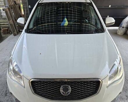 Бежевий Cанг Йонг Korando, об'ємом двигуна 2 л та пробігом 297 тис. км за 7100 $, фото 5 на Automoto.ua