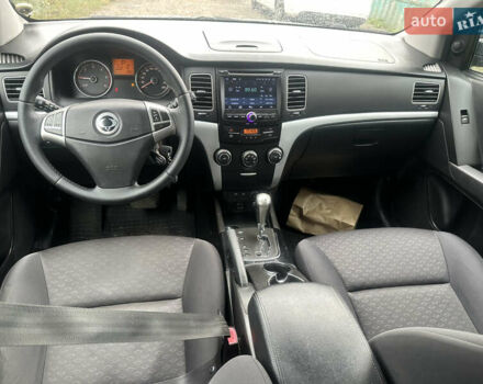 Чорний Cанг Йонг Korando, об'ємом двигуна 2 л та пробігом 138 тис. км за 6900 $, фото 7 на Automoto.ua