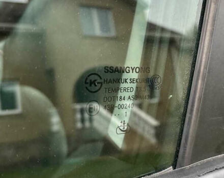 Черный Cанг Йонг Корандо, объемом двигателя 2 л и пробегом 168 тыс. км за 7200 $, фото 95 на Automoto.ua