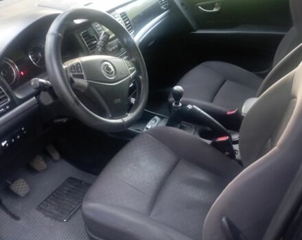 Чорний Cанг Йонг Korando, об'ємом двигуна 2 л та пробігом 180 тис. км за 8200 $, фото 6 на Automoto.ua