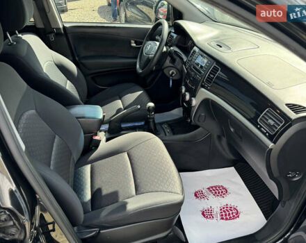 Черный Cанг Йонг Корандо, объемом двигателя 2 л и пробегом 169 тыс. км за 8900 $, фото 10 на Automoto.ua