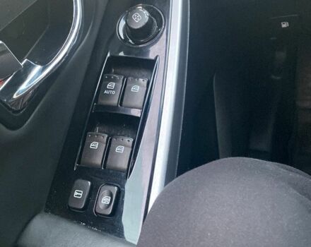 Черный Cанг Йонг Корандо, объемом двигателя 2 л и пробегом 148 тыс. км за 10500 $, фото 4 на Automoto.ua