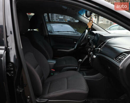 Чорний Cанг Йонг Korando, об'ємом двигуна 2 л та пробігом 263 тис. км за 8600 $, фото 9 на Automoto.ua