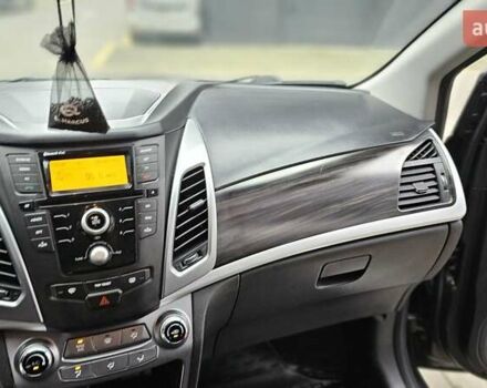 Черный Cанг Йонг Корандо, объемом двигателя 2 л и пробегом 173 тыс. км за 9000 $, фото 15 на Automoto.ua