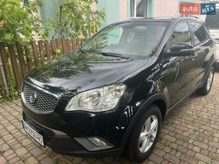 Cанг Йонг Korando 2011 у Житомирі на Automoto.ua Чорний Cанг Йонг Korando, об'ємом двигуна 2 л та пробігом 165 тис. км за 8300 $, фото 1 на Automoto.ua