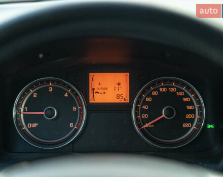 Красный Cанг Йонг Корандо, объемом двигателя 2 л и пробегом 166 тыс. км за 8900 $, фото 18 на Automoto.ua